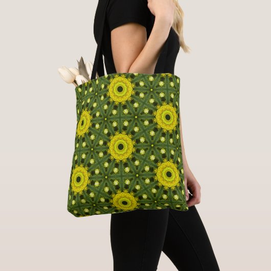 Golden Green Sunburst Kaleidoscoop Bloemenpatroon Tote Bag (Dichtbij)