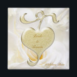 Golden Heart Wedding Favor Magnet<br><div class="desc">Kostbaar gouden hart op witte roos achtergrond versiert deze mooie bruiloft gunst. U kunt het personaliseren door het toevoegen van namen en datum. com.</div>