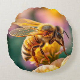 Golden Honey Wings & Wolf Rond Kussen