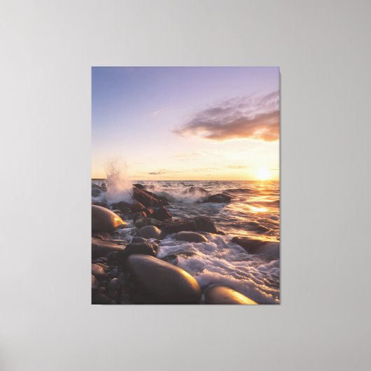 Golden Hour Sunset Waves on Rocky Shore Seascape Canvas Afdruk (Voorkant)