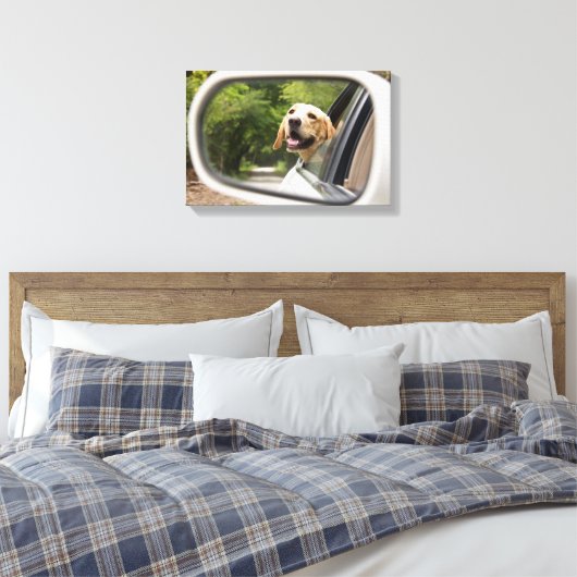 Golden Labrador in Rearview Mirror Canvas Afdruk (Insitu (Slaapkamer))