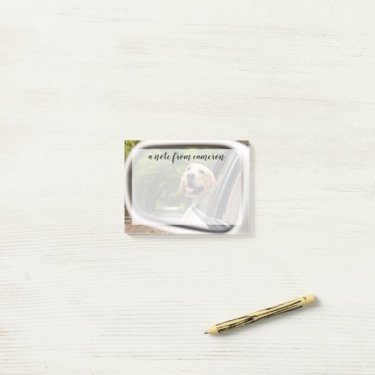 Golden Labrador in Rearview Mirror Post-it® Notes (Op bureau)