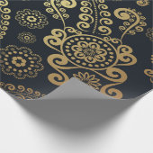 Golden Large Luxury Paisley op zwarte achtergrond Cadeaupapier (Hoek)