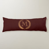 Golden Laurel Wreath Monogram Lichaamskussen (Voorkant)