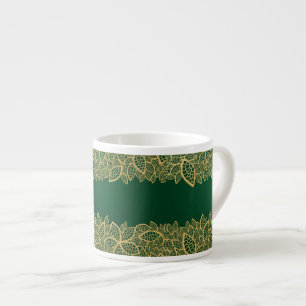 Golden leaf op groene achtergrond espresso kop