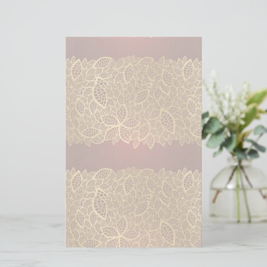 Golden leaf op rode achtergrond briefpapier (Staand voorkant)