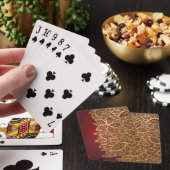 Golden leaf op rode achtergrond pokerkaarten (Insitu)