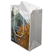 Golden Leaves en Gingerbrood - Martha's wijntuin Medium Cadeauzakje (Voorkant Gekanteld)