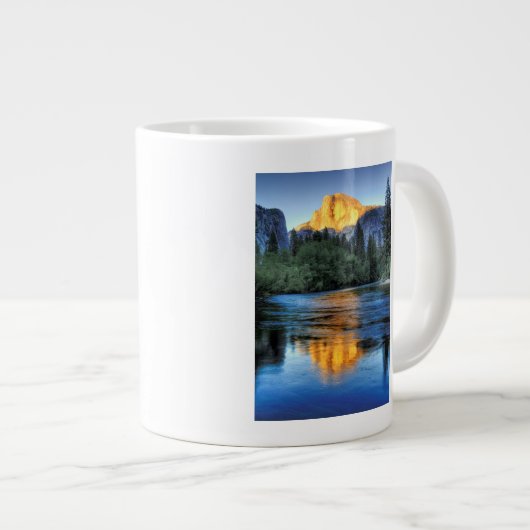 Golden Light op Half Dome Grote Koffiekop (Voorkant rechts)