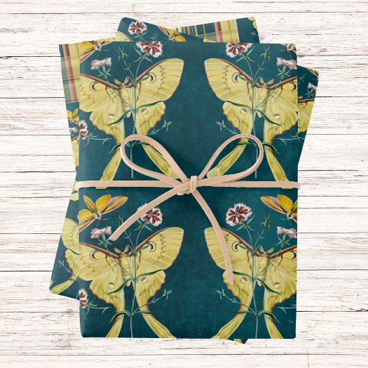 Golden Luna Moth met bloemen op Blauwgroen met Pla Inpakpapier Vel
