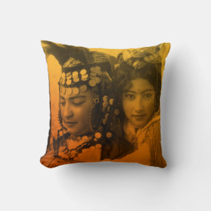 Golden Maghreb Ouled Naïl Berber Girl Vrouw Woman Kussen