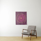 Golden Mandala op Plum | Elegante Heilige Geometri Wandkleed (In situ)