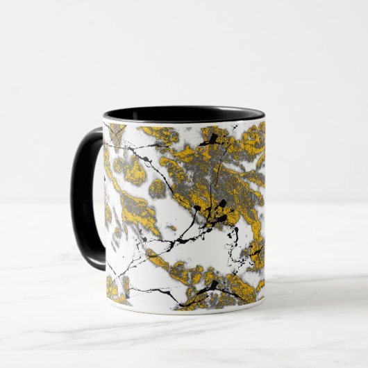 Golden marmer met een patroon met zwarte aderen mok (Voorkant links)