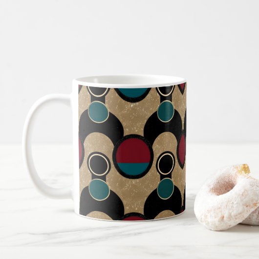 Golden Orbit Bold Circles Abstract Throw Cushion Koffiemok (Met donut)