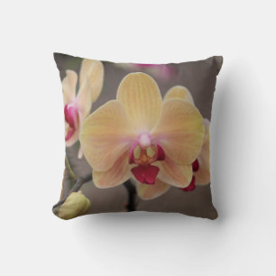 Golden Orchid Pillow Kussen