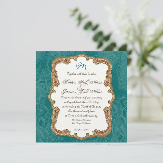 Golden Peacock & Calligrafiefirls Uitnodiging (Staand voorkant)