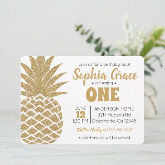 Golden Pineapple Birthday Luau Kaart (Staand voorkant)
