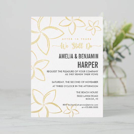 Golden Plumeria Vow Renewal Uitnodiging die we nog (Staand Voorkant)