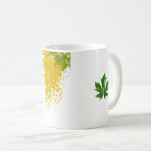 Golden Rain Cascade of Sunlight When Gold Falls Pe Koffiemok (Voorkant rechts)