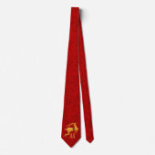 Golden rendier op Red Damask met Monogram Stropdas (Voorkant)