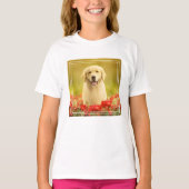 Golden Retirever in Red Flowers T-shirt (Voorkant)