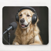 Golden Retriever die een podcast host Muismat (Voorkant)