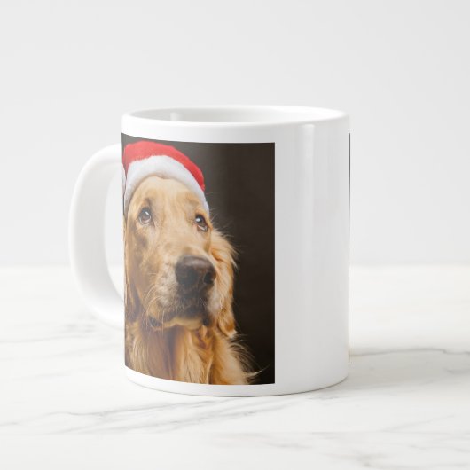 Golden Retriever die zich voor zijn kerstfeest inz Grote Koffiekop (Links)