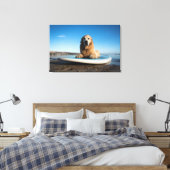 Golden Retriever Dog die op een pedaalbord leest Canvas Afdruk (Insitu (Slaapkamer))