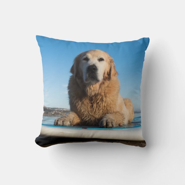 Golden Retriever Dog die op een pedaalbord leest Kussen (Voorkant)