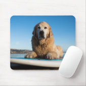 Golden Retriever Dog die op een pedaalbord leest Muismat (Met muis)