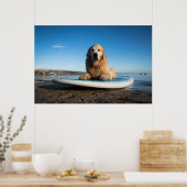 Golden Retriever Dog die op een pedaalbord leest Poster (Keuken)