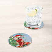 Golden Retriever Dog in sneeuw met kerstcadeaus Ronde Kartonnen Onderzetter (Insitu)