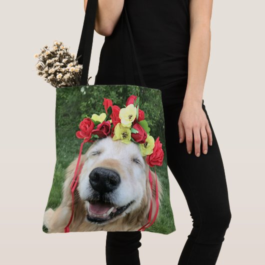 Golden Retriever Dog met bloemen Tote Bag (Dichtbij)