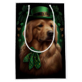 Golden Retriever Dog op St. Patrick's Day Medium Cadeauzakje (Voorkant)