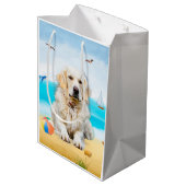 Golden Retriever Dog op strand Medium Cadeauzakje (Achterkant Gekanteld)