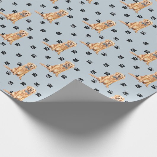 Golden Retriever Dog Paw Print Pattern op Silver Cadeaupapier (Hoek)
