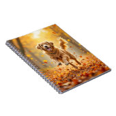 Golden Retriever draait in de herfst Bossen Notitieboek (Rechterzijde)