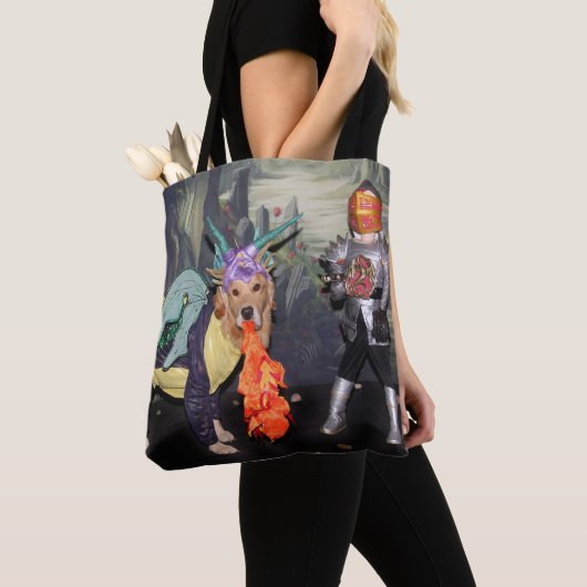 Golden Retriever Dragons vecht tegen een Knight Tote Bag (Dichtbij)