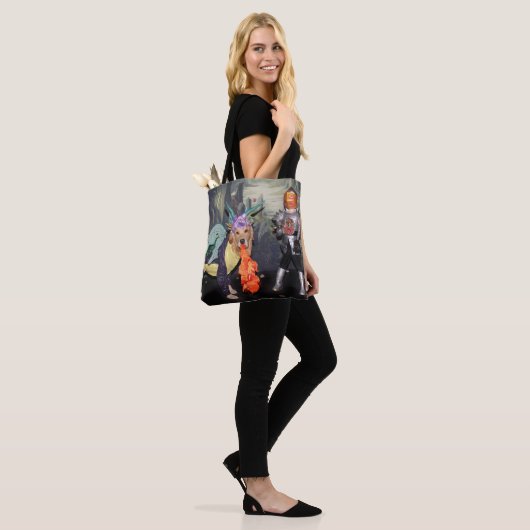 Golden Retriever Dragons vecht tegen een Knight Tote Bag (Op model)