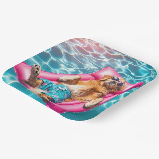 Golden Retriever drijvend op zwembad matras Papieren Bordje (Gebogen)