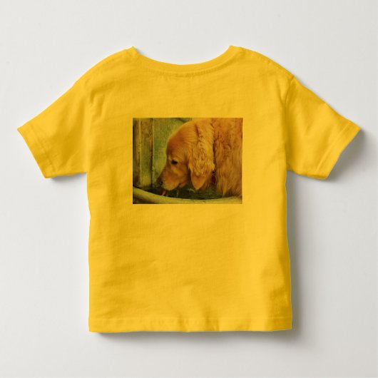 Golden Retriever drink van buiten fontein Kinder Shirts (Achterkant)
