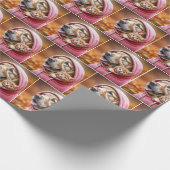 Golden Retriever en kitten in roze hoodie Cadeaupapier (Hoek)