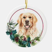 Golden Retriever Evergreen Berry Wreath Keramisch Ornament (Voorkant)
