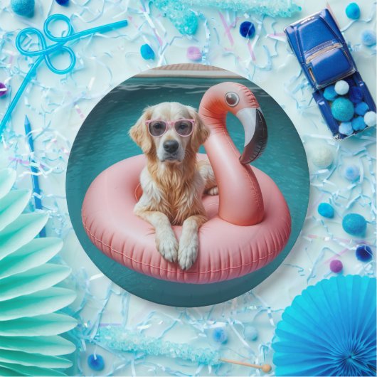 Golden Retriever Floating On a Flamingo Pool Toy Papieren Bordje (Feest)