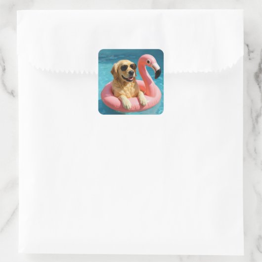 Golden Retriever Floating On a Flamingo Pool Toy Vierkante Sticker (Tas)