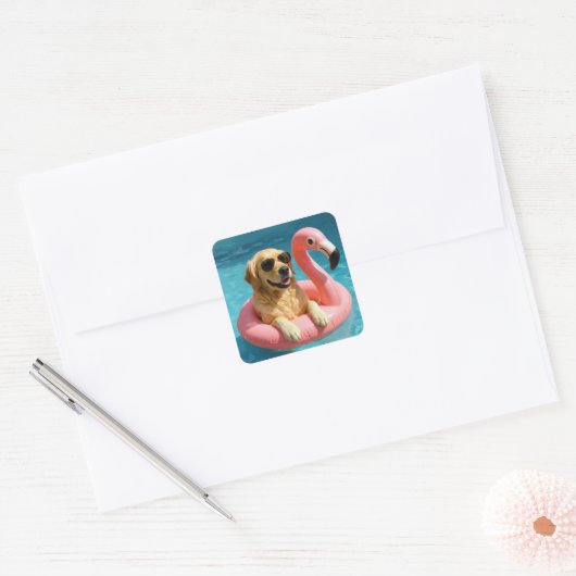 Golden Retriever Floating On a Flamingo Pool Toy Vierkante Sticker (Envelop)