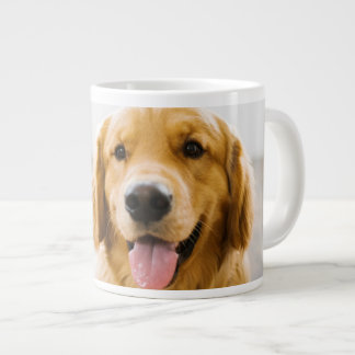 Golden Retriever glimlachen Grote Koffiekop