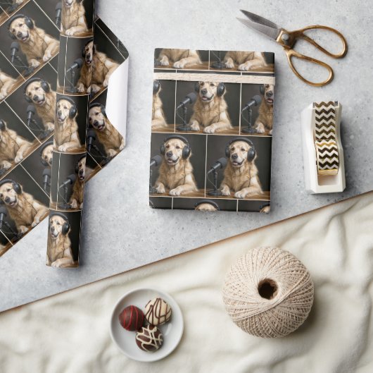 Golden Retriever Hosting a Podcast Cadeaupapier (Crafts)