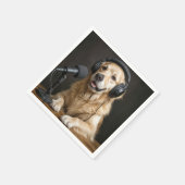 Golden Retriever Hosting a Podcast Servet (Hoek)