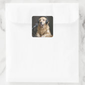 Golden Retriever Hosting a Podcast Vierkante Sticker (Tas)